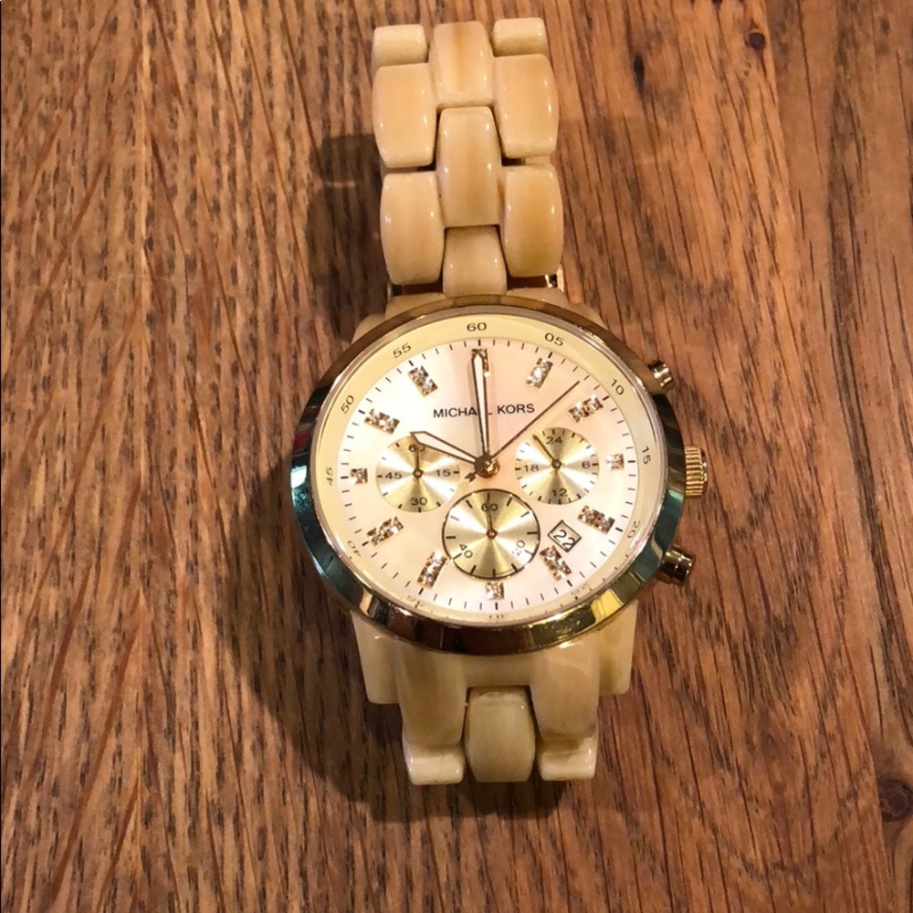 Michael Kors style number 5217